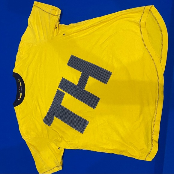Tommy Hilfiger t-shirt - Picture 1 of 2